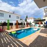 بيت للعطل Chromata Means Colorful For A Much-needed Sunny Escape, Check Your Stay! بروتاراس