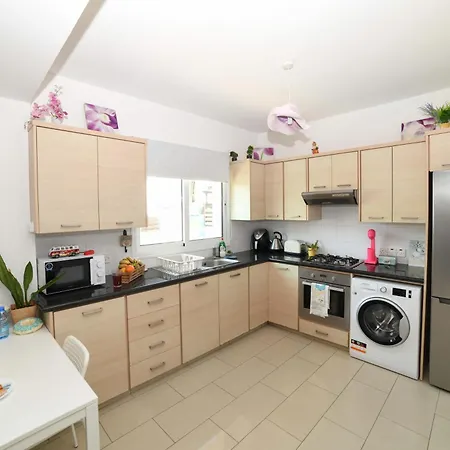 Дом отдыха Chromata Means Colorful For A Much-needed Sunny Escape, Check Your Stay!