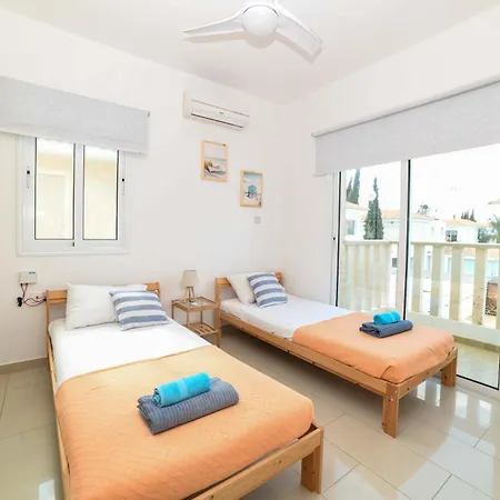 Chromata Means Colorful For A Much-needed Sunny Escape, Check Your Stay! 別荘 プロタラス