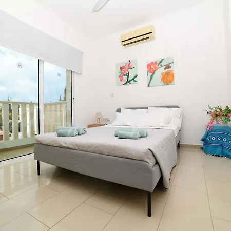 Сasa de vacaciones Chromata Means Colorful For A Much-needed Sunny Escape, Check Your Stay! Protaras