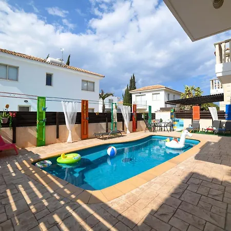 Ferienhaus Chromata Means Colorful For A Much-needed Sunny Escape, Check Your Stay! Protaras