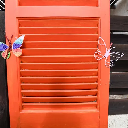 Дом отдыха Chromata Means Colorful For A Much-needed Sunny Escape, Check Your Stay! Протарас