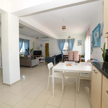 Chromata Means Colorful For A Much-needed Sunny Escape, Check Your Stay! Сasa de vacaciones Protaras
