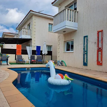 Ferienhaus Chromata Means Colorful For A Much-needed Sunny Escape, Check Your Stay!