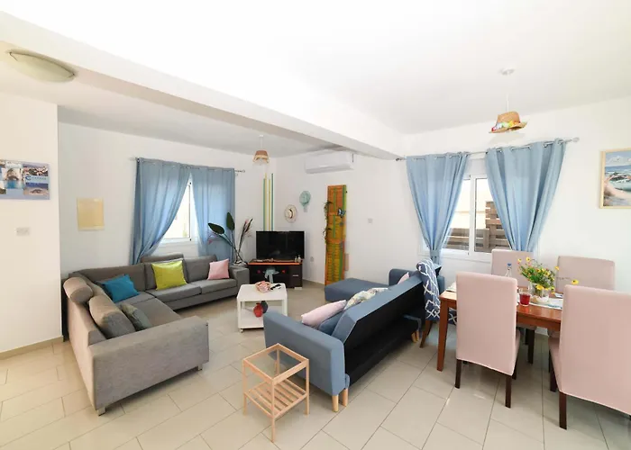 Chromata Means Colorful For A Much-needed Sunny Escape, Check Your Stay! Dom wakacyjny Protaras