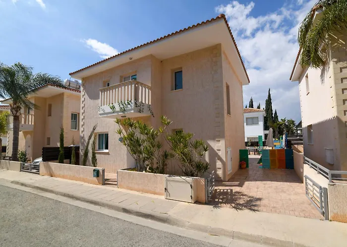 Dom wakacyjny Chromata Means Colorful For A Much-needed Sunny Escape, Check Your Stay!