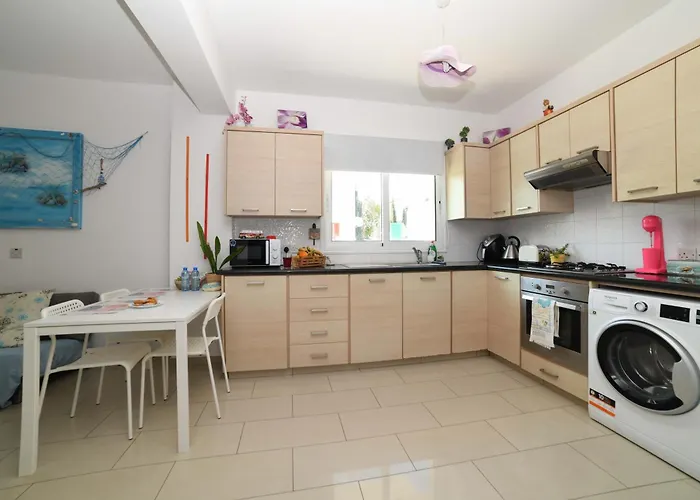 Chromata Means Colorful For A Much-needed Sunny Escape, Check Your Stay! Dom wakacyjny Protaras