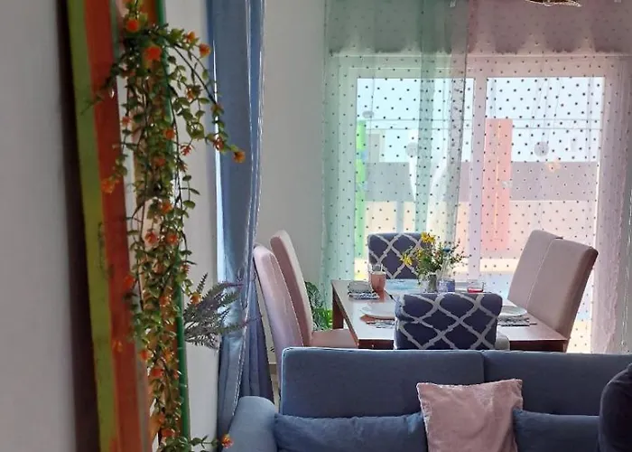 Dom wakacyjny Chromata Means Colorful For A Much-needed Sunny Escape, Check Your Stay! Protaras